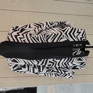 Kardashian kollection shawl